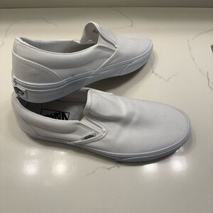 VANS Classic White Slip-On Canvas Loafers size 10 women’s/8.5 men’s NEW no tags